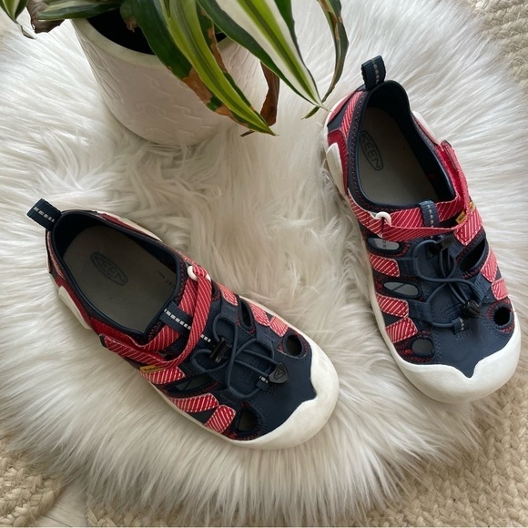 KEEN Knotch Creek Sandals - Picture 7 of 11